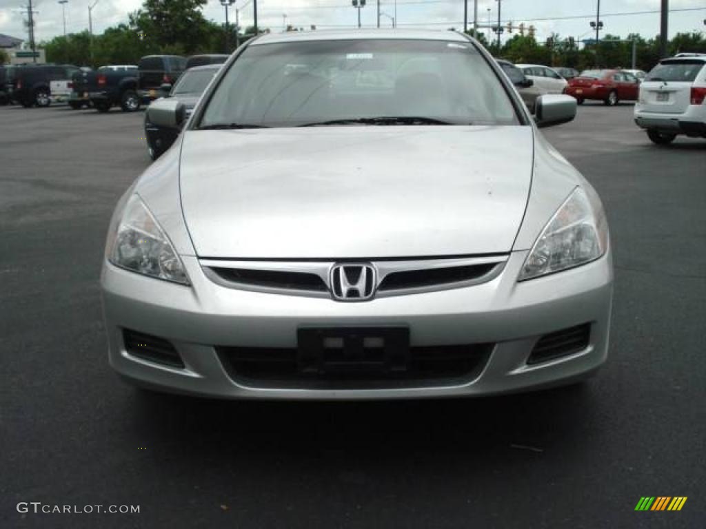 2006 Accord LX V6 Sedan - Alabaster Silver Metallic / Gray photo #5