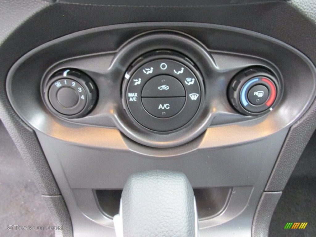 2015 Ford Fiesta S Hatchback Controls Photo #100691570