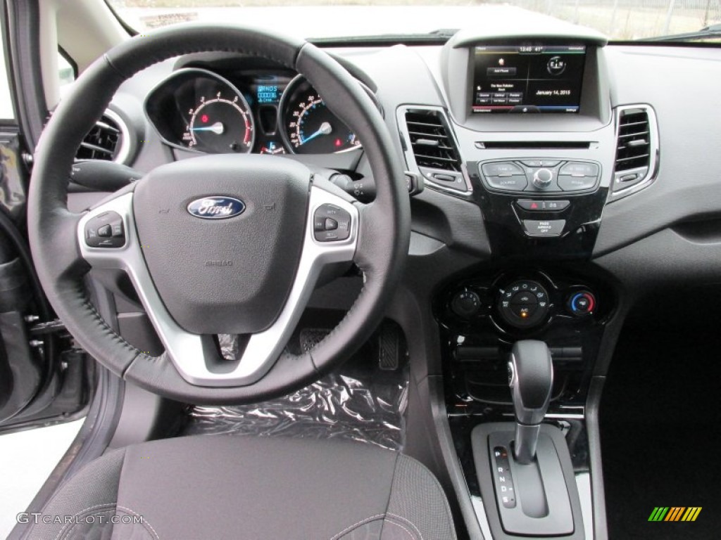 2015 Ford Fiesta SE Hatchback Dashboard Photos