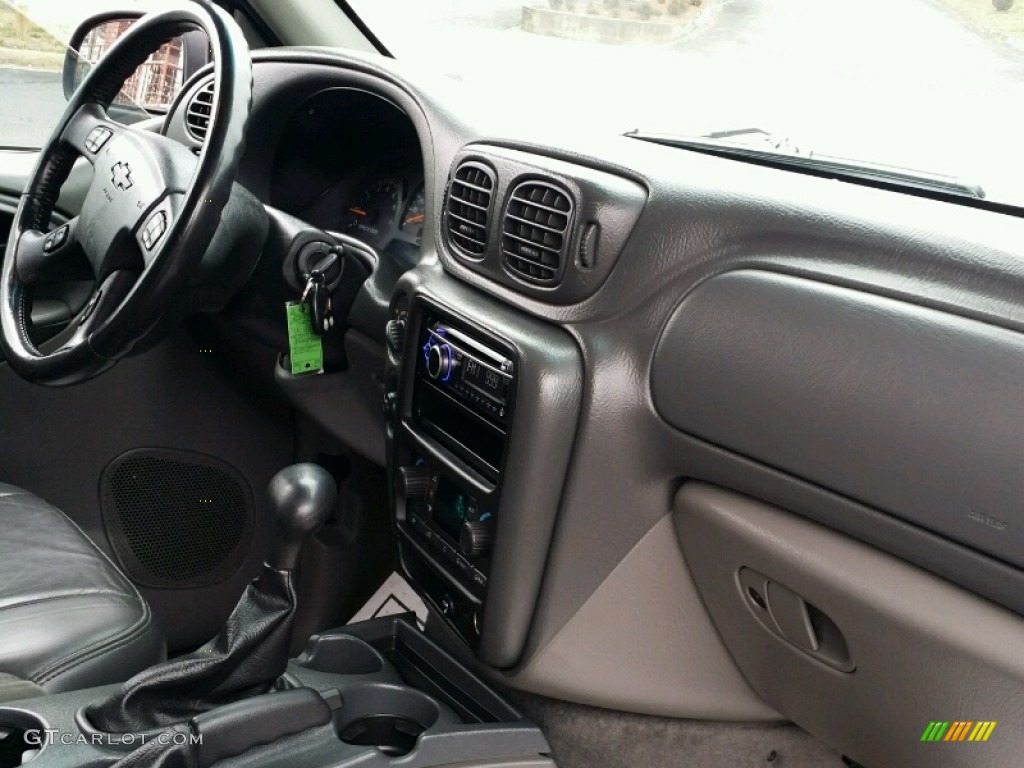 2003 TrailBlazer LT 4x4 - Indigo Blue Metallic / Medium Oak photo #12