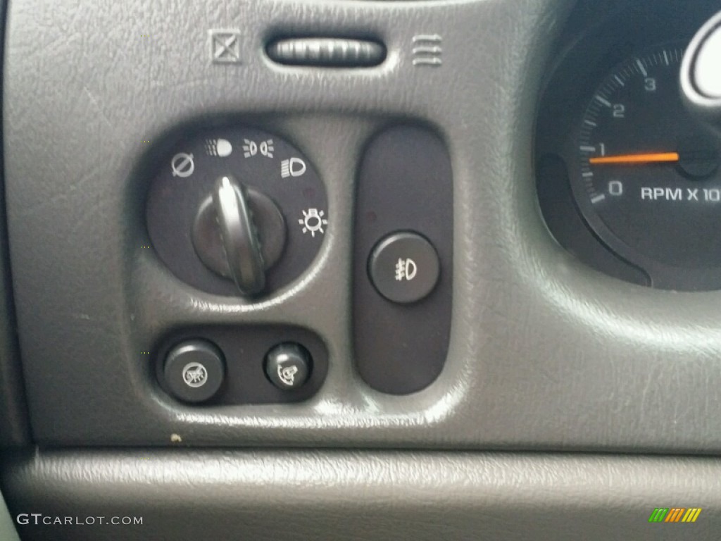 2003 TrailBlazer LT 4x4 - Indigo Blue Metallic / Medium Oak photo #21