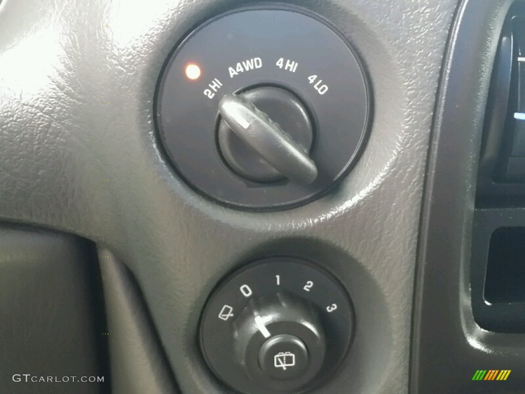 2003 TrailBlazer LT 4x4 - Indigo Blue Metallic / Medium Oak photo #28