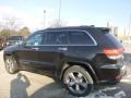 Brilliant Black Crystal Pearl - Grand Cherokee Overland 4x4 Photo No. 3