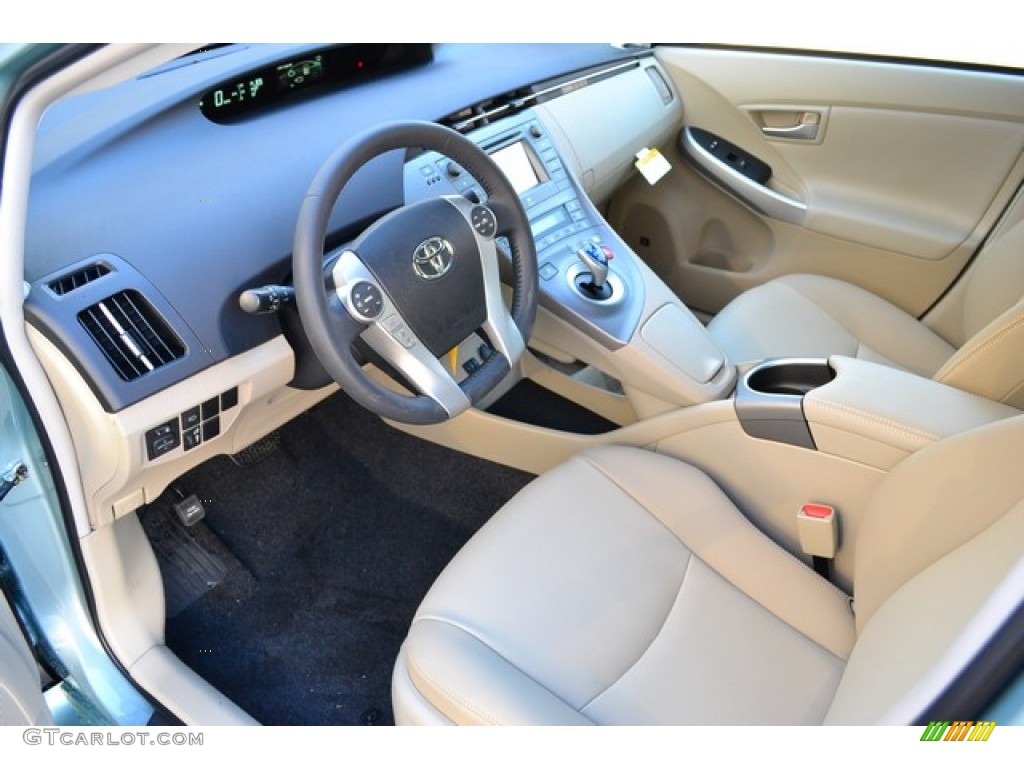 Bisque Interior 2015 Toyota Prius Five Hybrid Photo #100730171