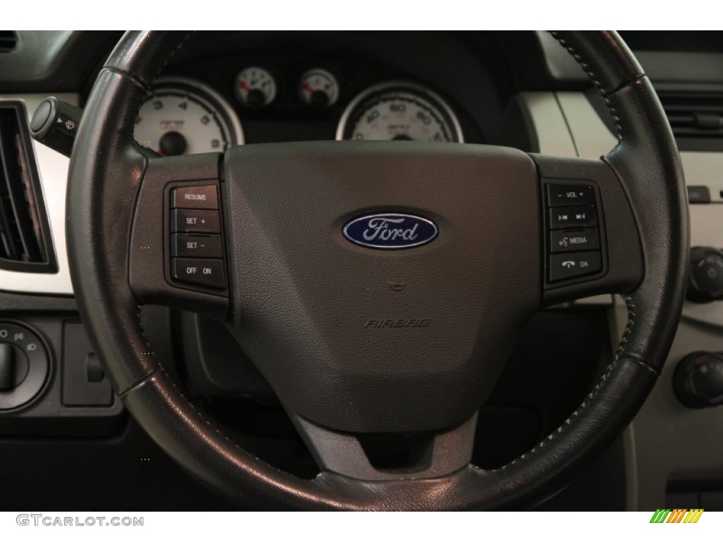 2008 Focus SE Sedan - Silver Frost Metallic / Charcoal Black photo #6