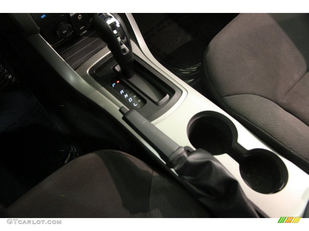 2008 Focus SE Sedan - Silver Frost Metallic / Charcoal Black photo #10