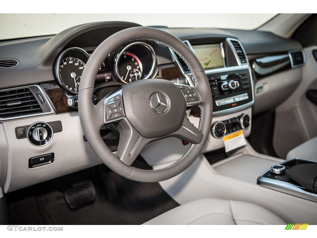 2015 Mercedes-Benz ML 250 BlueTEC 4Matic Interior Color Photos