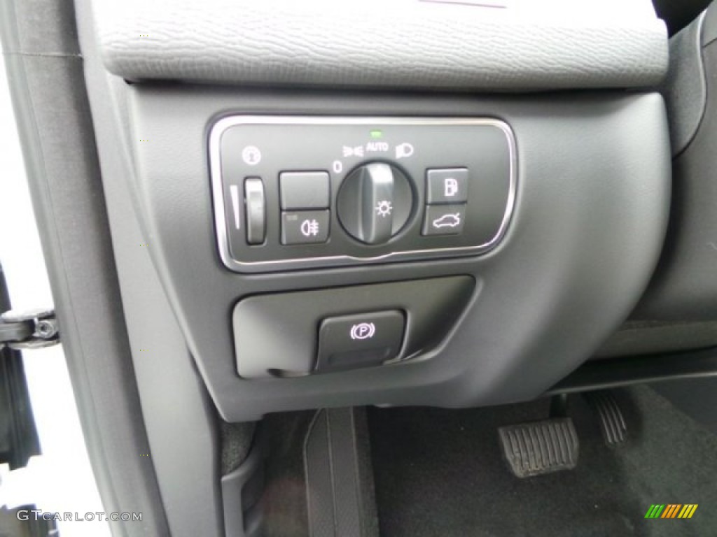 2015 Volvo XC60 T6 Drive-E Controls Photo #100743431