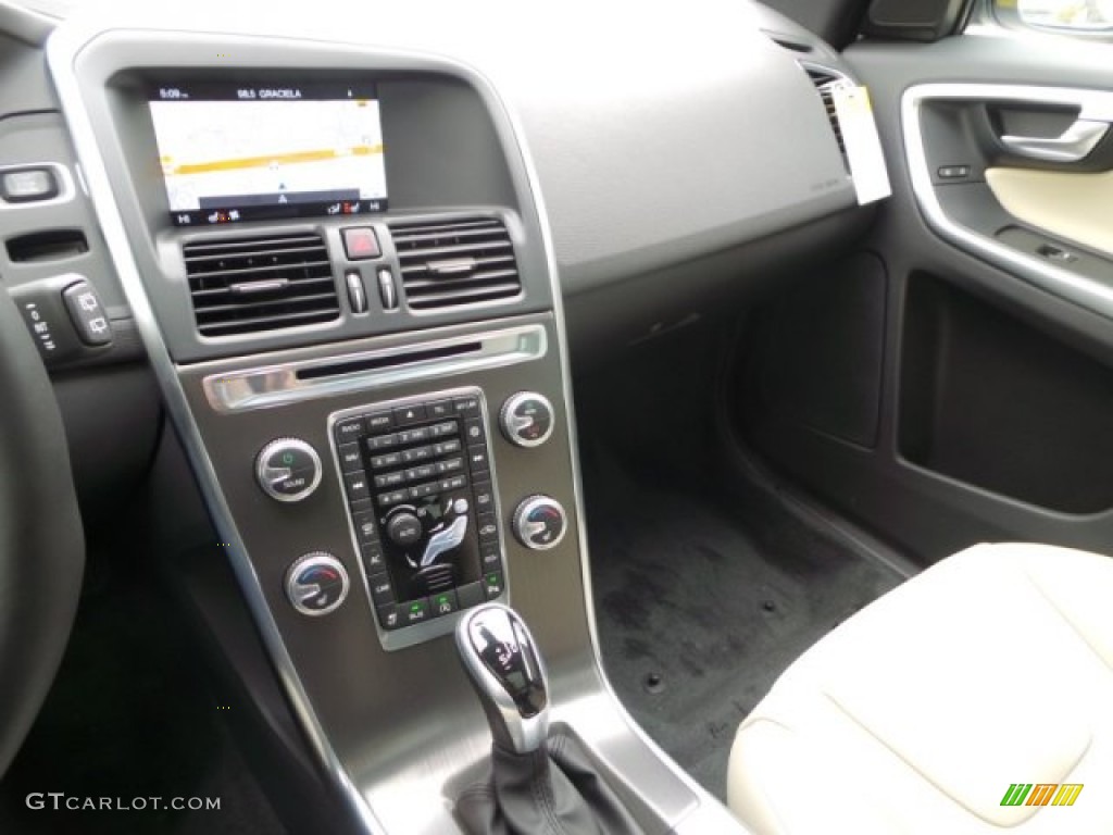 2015 Volvo XC60 T6 Drive-E Controls Photo #100743449