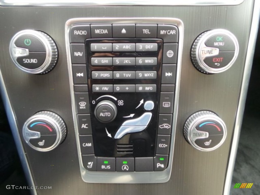 2015 Volvo XC60 T6 Drive-E Controls Photo #100743554