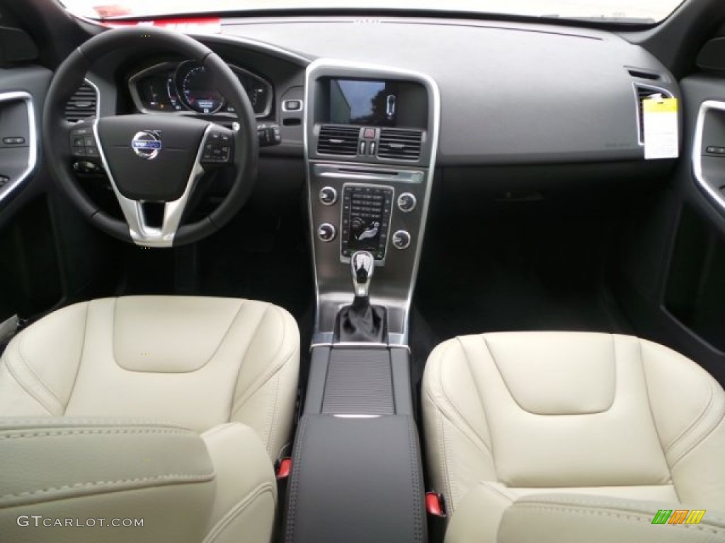 2015 Volvo XC60 T6 Drive-E Dashboard Photos