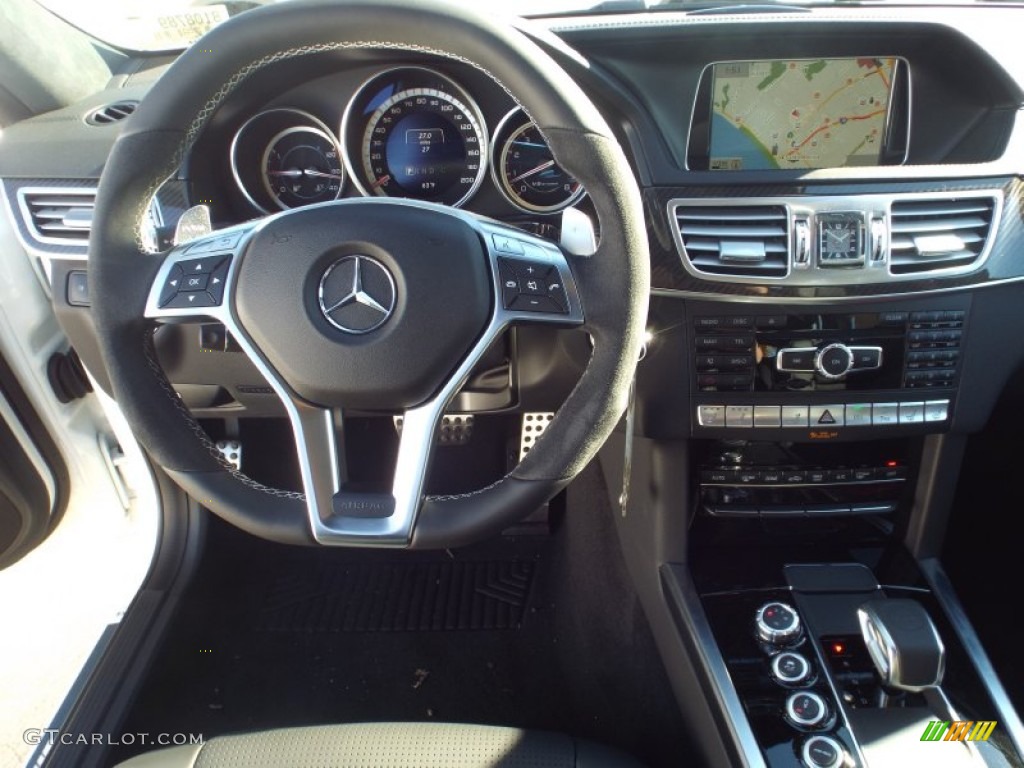 2015 Mercedes-Benz E 63 AMG S 4Matic Wagon Black Dashboard Photo #100748753