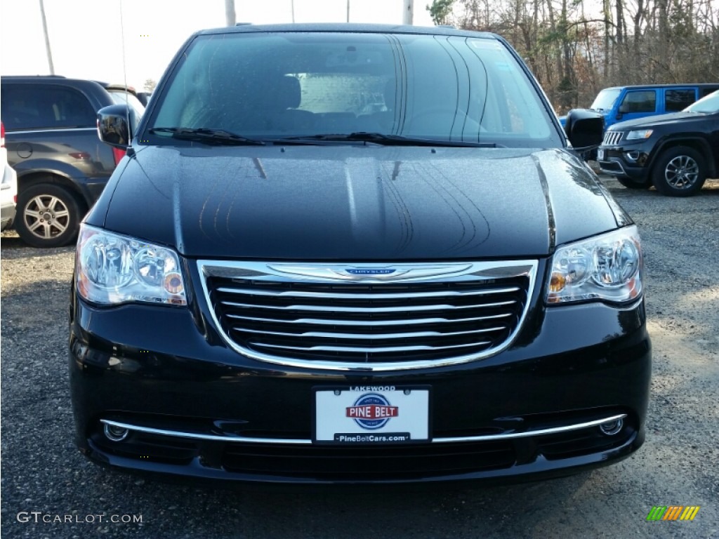 2015 Town & Country Touring - Brilliant Black Crystal Pearl / Black/Light Graystone photo #2