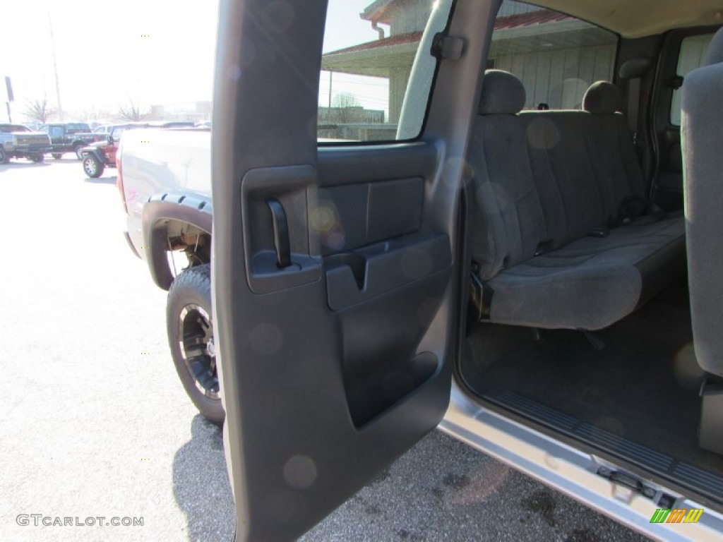 2005 Silverado 1500 LS Extended Cab 4x4 - Silver Birch Metallic / Dark Charcoal photo #16