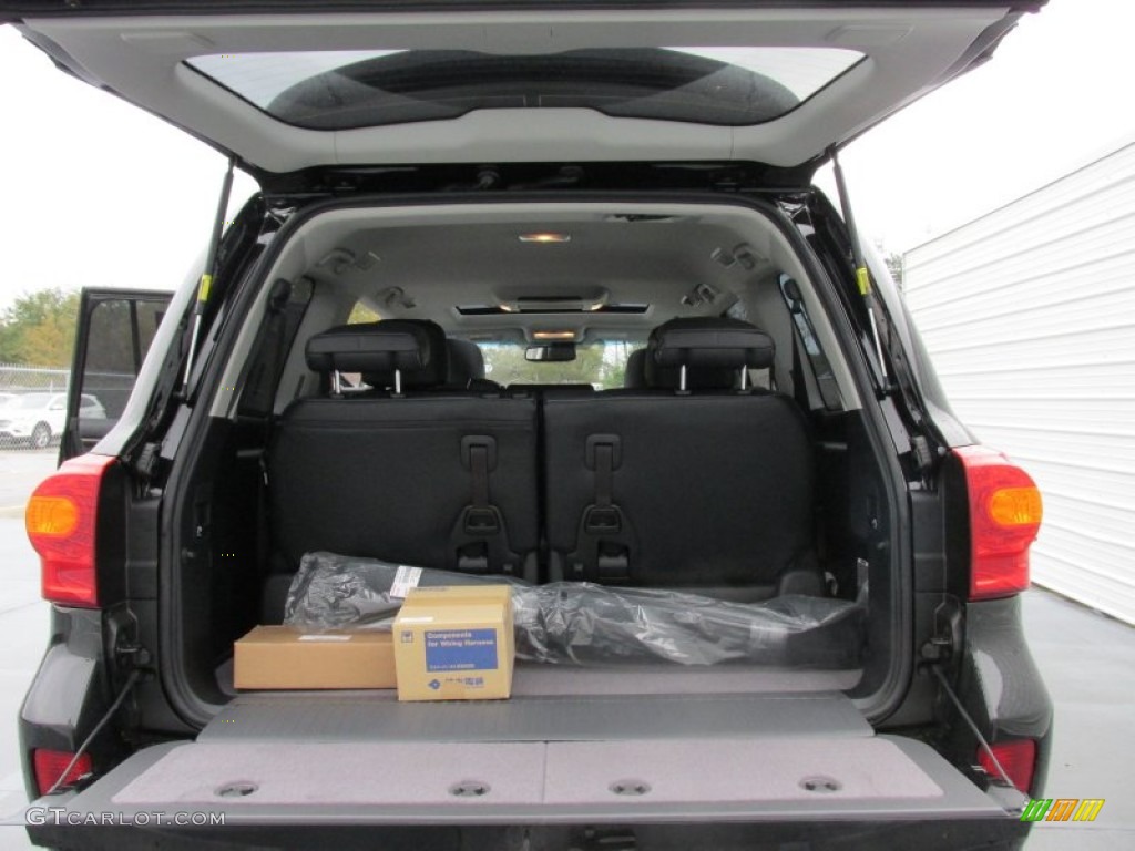 2015 Toyota Land Cruiser Standard Land Cruiser Model Trunk Photo #100766338