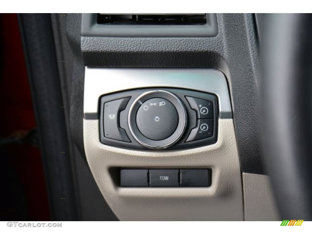 2013 Ford Explorer FWD Controls Photo #100769863