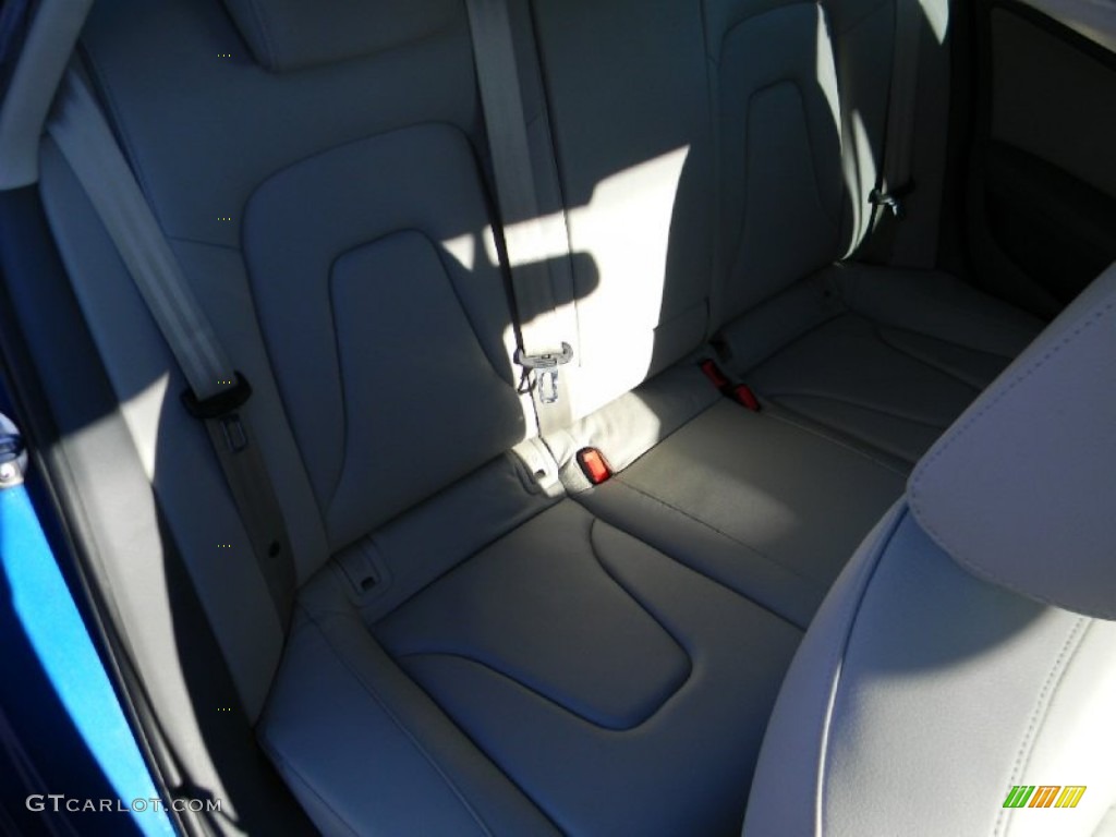 2009 A4 2.0T Premium quattro Sedan - Aruba Blue Pearl Effect / Light Grey photo #24