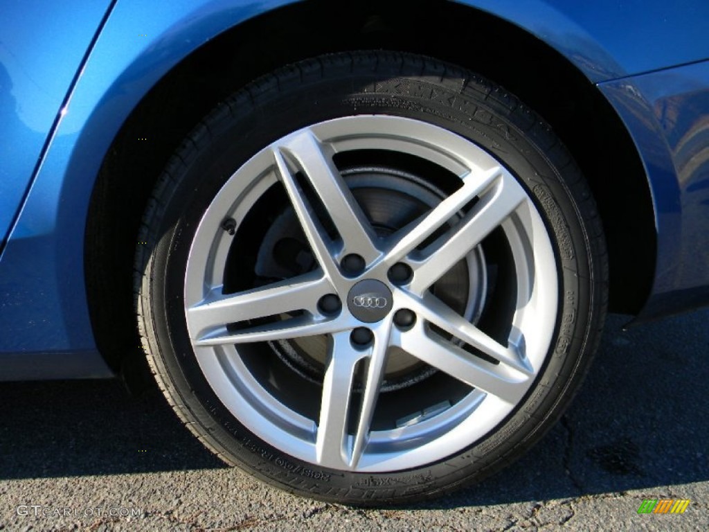 2009 A4 2.0T Premium quattro Sedan - Aruba Blue Pearl Effect / Light Grey photo #26