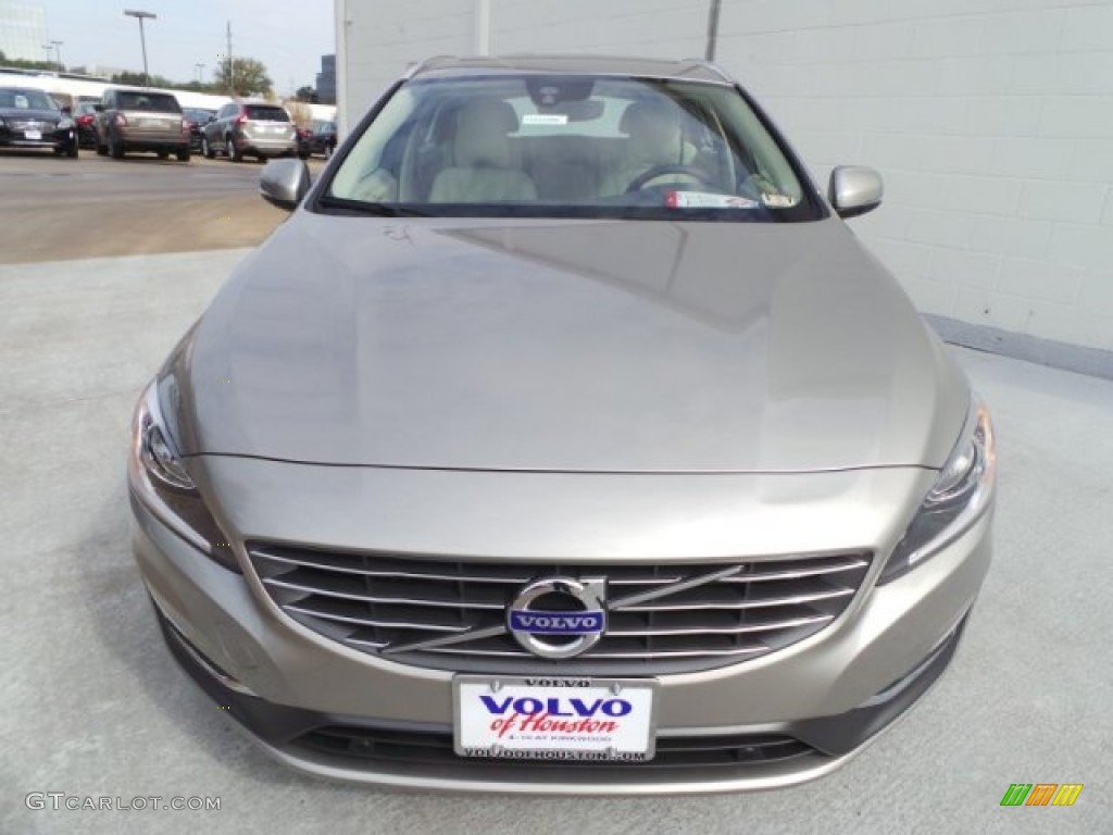 2015 V60 T5 Drive-E - Seashell Metallic / Soft Beige photo #2