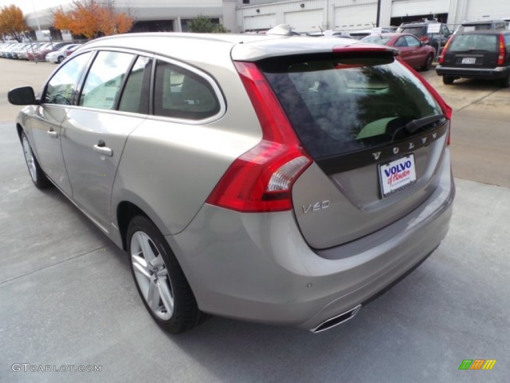 2015 V60 T5 Drive-E - Seashell Metallic / Soft Beige photo #4