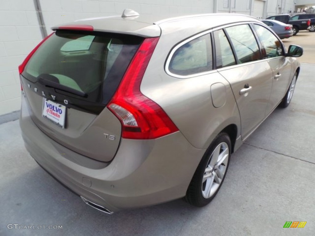 2015 V60 T5 Drive-E - Seashell Metallic / Soft Beige photo #6