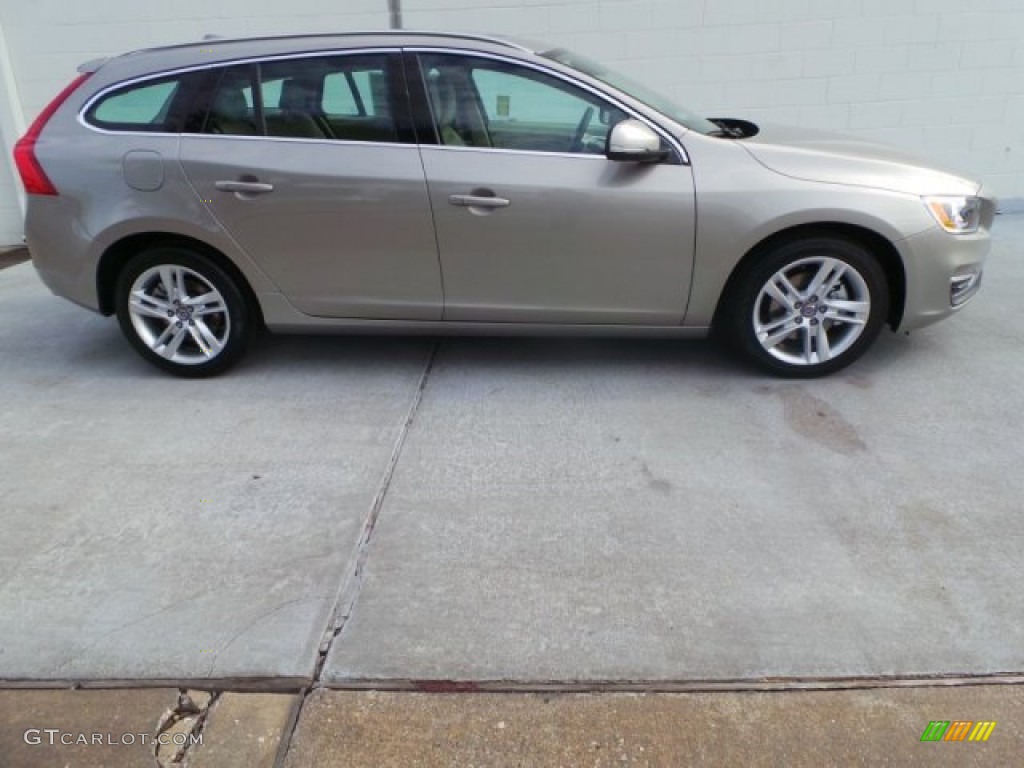 2015 V60 T5 Drive-E - Seashell Metallic / Soft Beige photo #7
