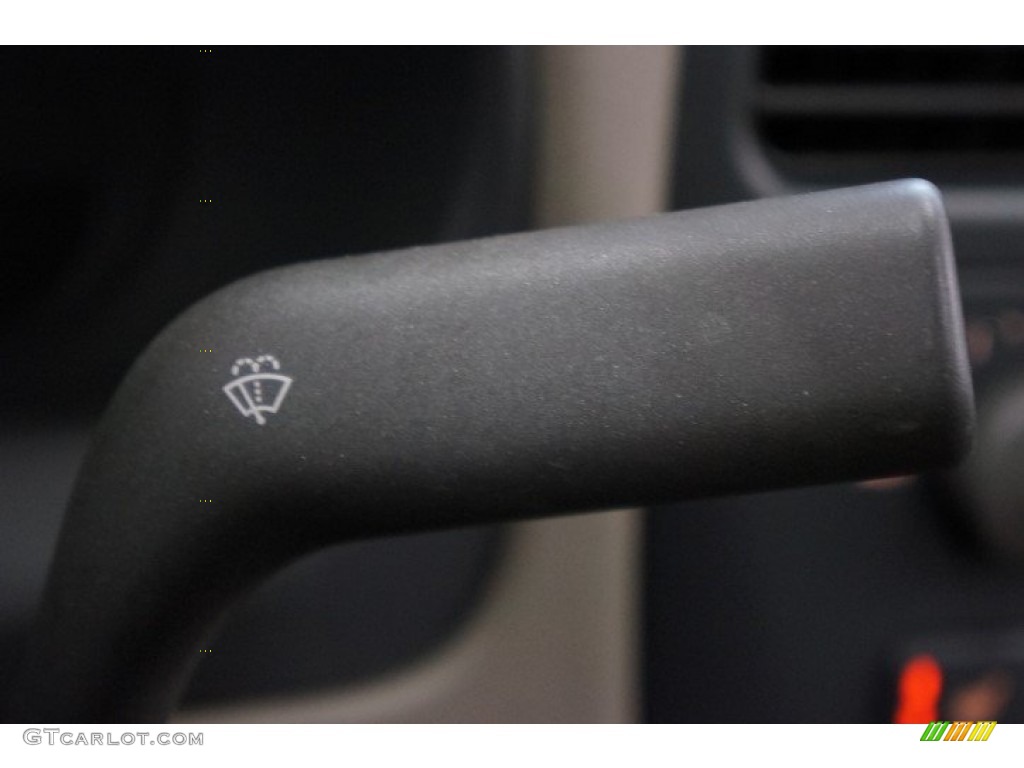 2002 S40 1.9T - Black Sapphire Metallic / Taupe/Light Taupe photo #24