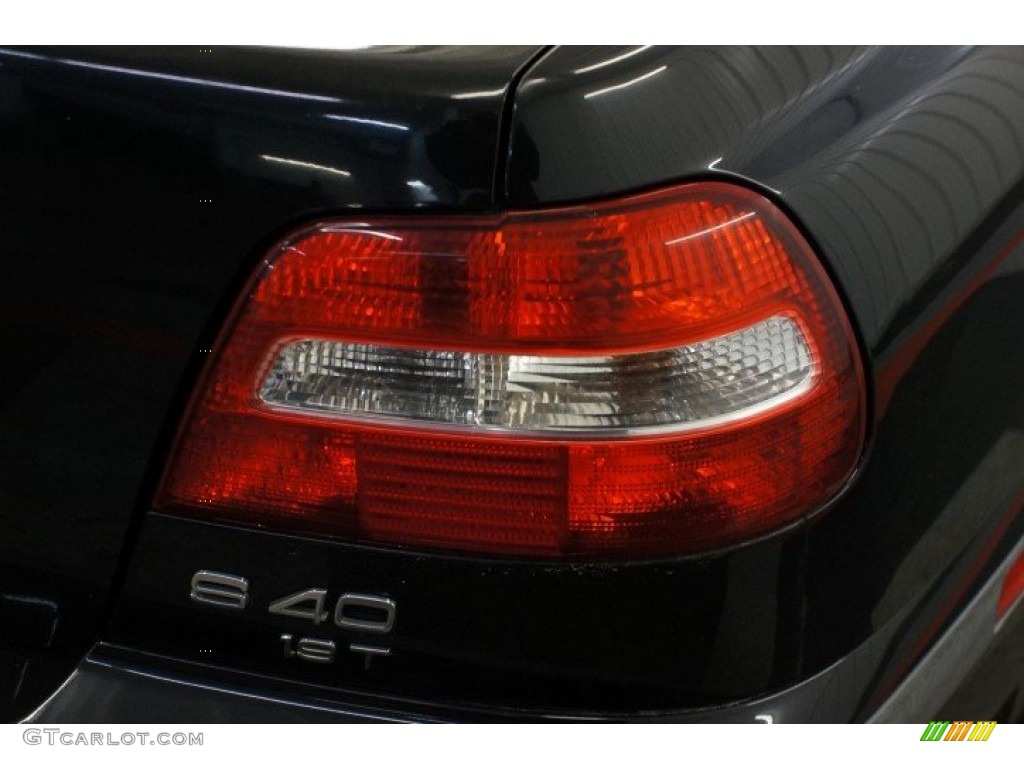 2002 S40 1.9T - Black Sapphire Metallic / Taupe/Light Taupe photo #49