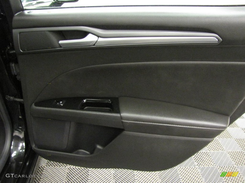 2013 Fusion Titanium - Tuxedo Black Metallic / Charcoal Black photo #15