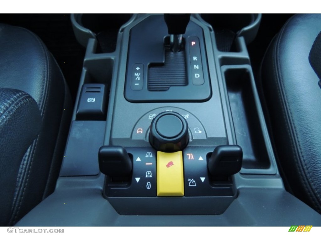 2005 Land Rover LR3 V8 SE Controls Photo #100795367