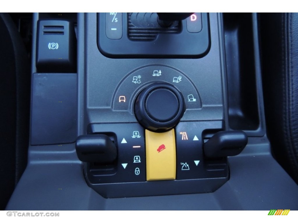 2005 Land Rover LR3 V8 SE Controls Photo #100795448