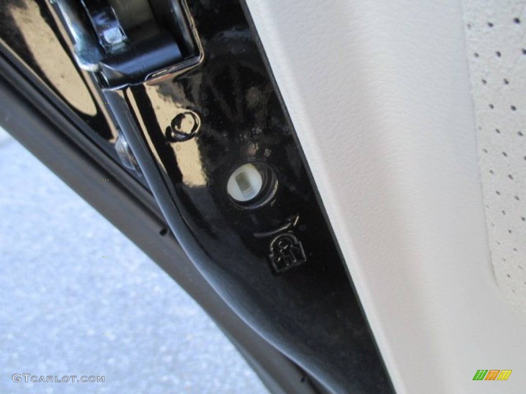 2013 CTS -V Sedan - Black Diamond Tricoat / Light Titanium/Ebony photo #32