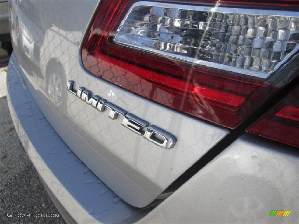 2015 Taurus Limited - Ingot Silver Metallic / Charcoal Black photo #9