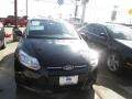 Tuxedo Black - Focus SE Hatchback Photo No. 4