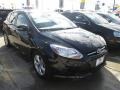 Tuxedo Black - Focus SE Hatchback Photo No. 5