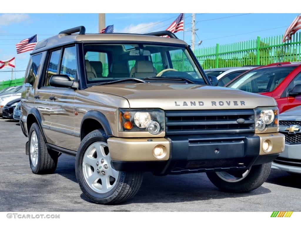 Maya Gold Land Rover Discovery