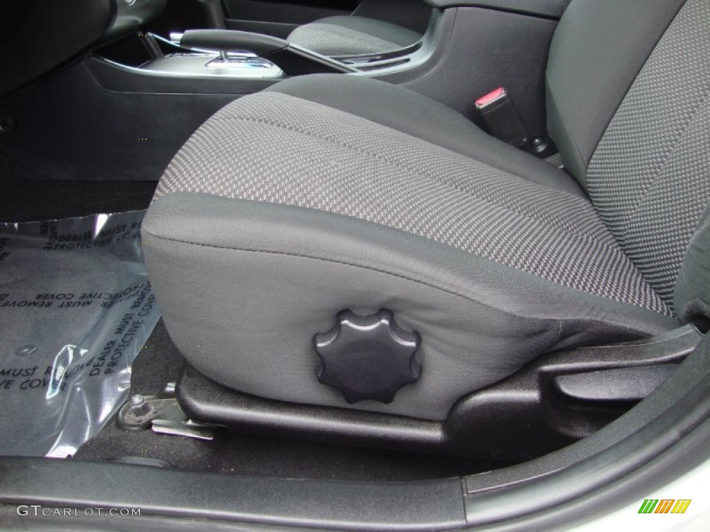 2012 Galant FE - Quick Silver / Black photo #20
