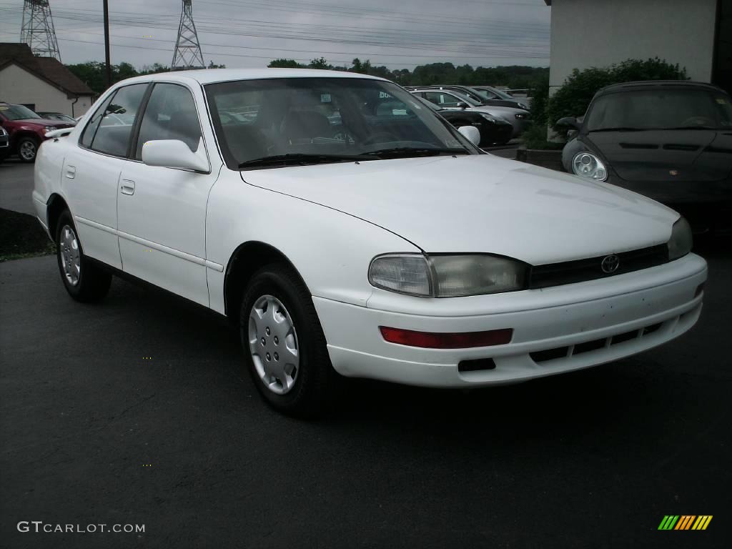1994 Camry LE Sedan - Super White / Burgundy photo #3