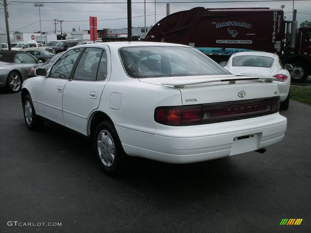 1994 Camry LE Sedan - Super White / Burgundy photo #6
