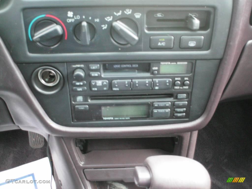 1994 Camry LE Sedan - Super White / Burgundy photo #44