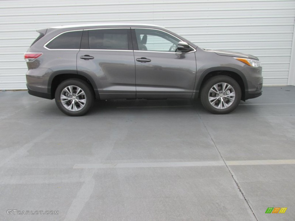 2015 Highlander XLE - Predawn Gray Mica / Black photo #3