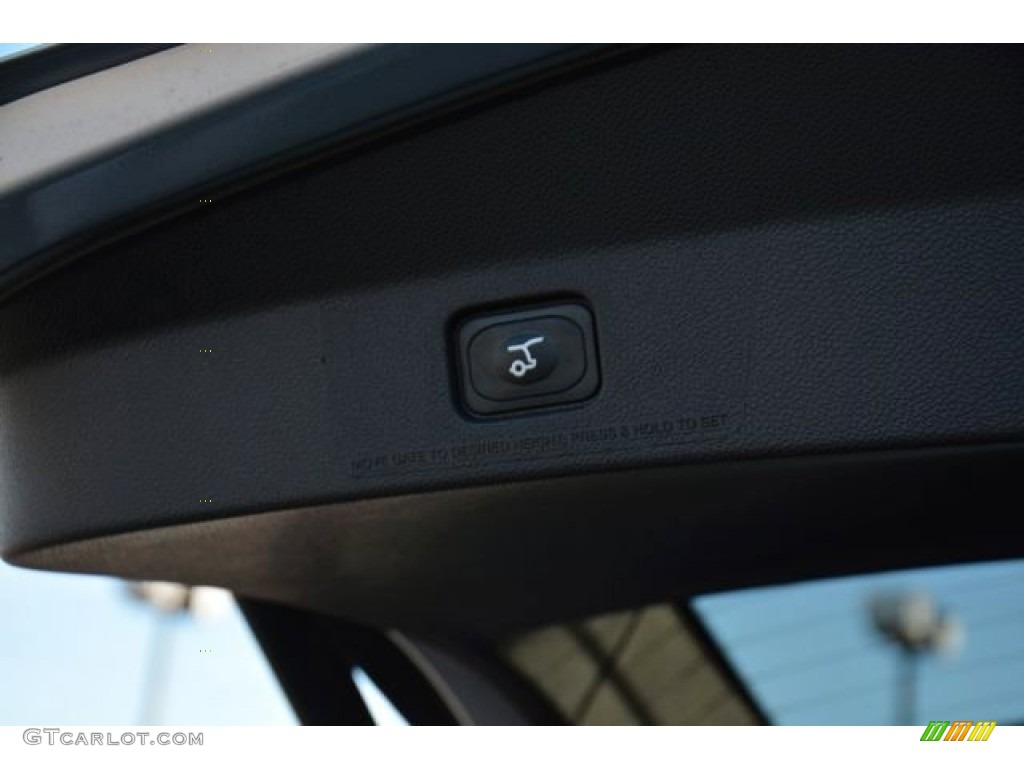 2015 Explorer XLT - Ingot Silver / Medium Light Stone photo #20