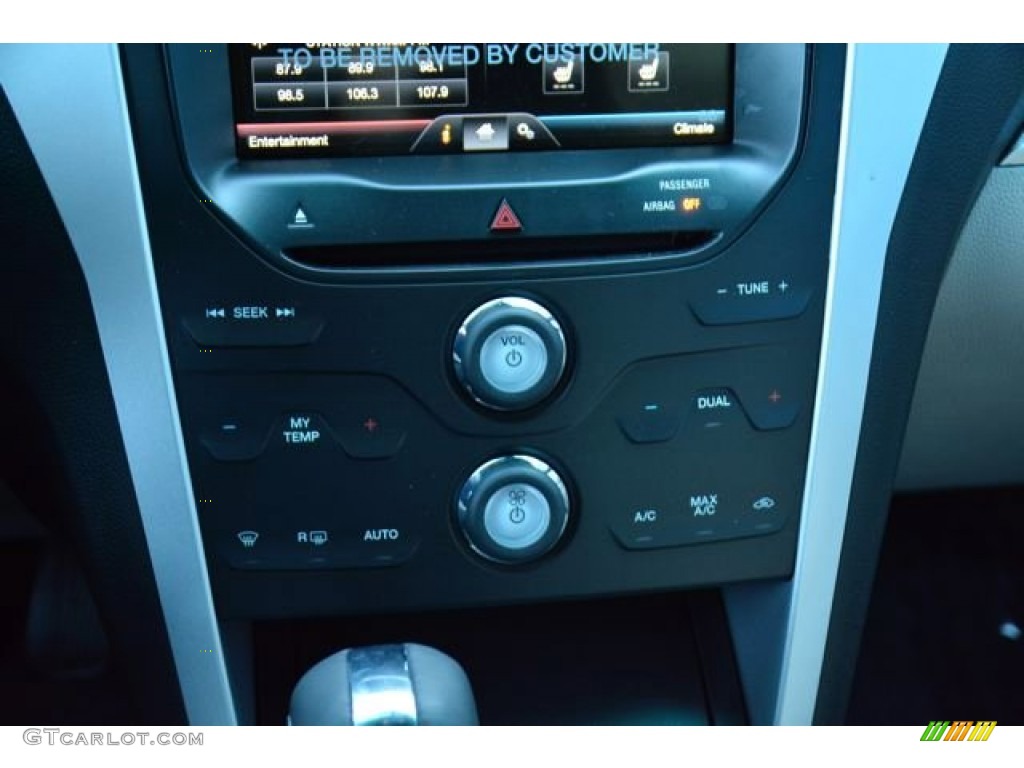 2015 Explorer XLT - Ingot Silver / Medium Light Stone photo #30