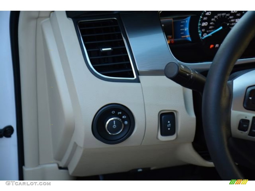 2015 Taurus SEL - Oxford White / Dune photo #20