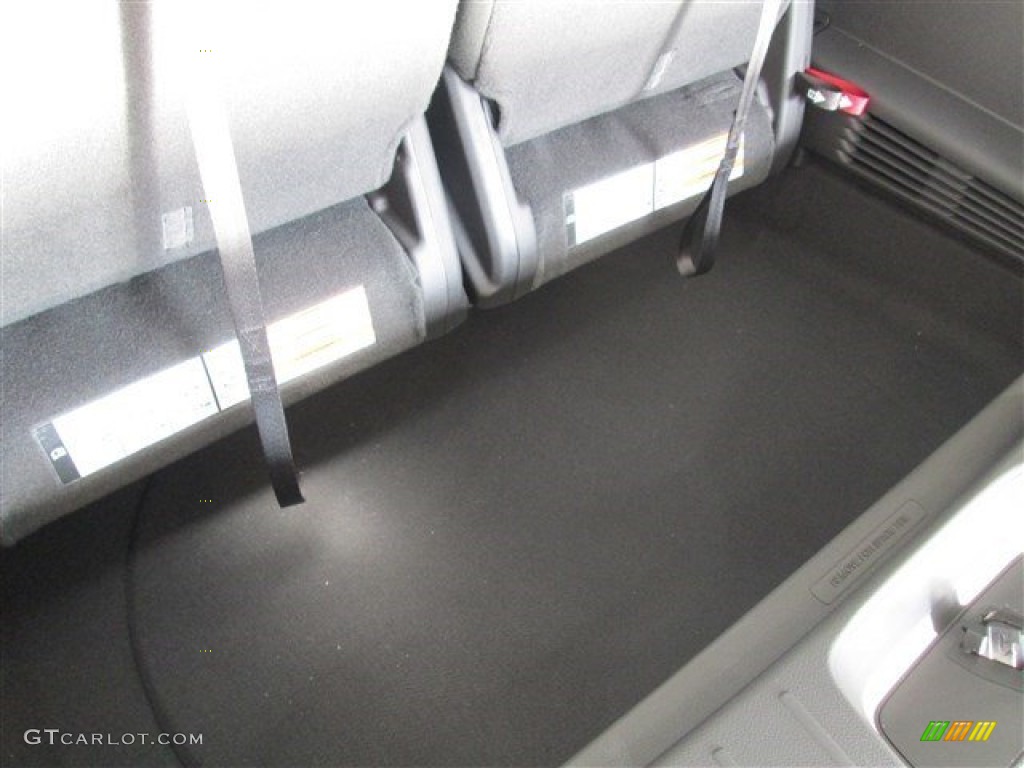 2015 Explorer XLT - Ingot Silver / Charcoal Black photo #13