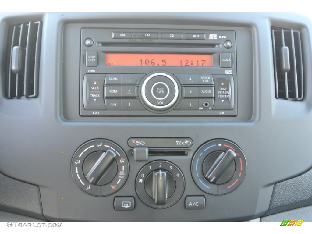 2015 Chevrolet City Express LT Controls Photo #100830535
