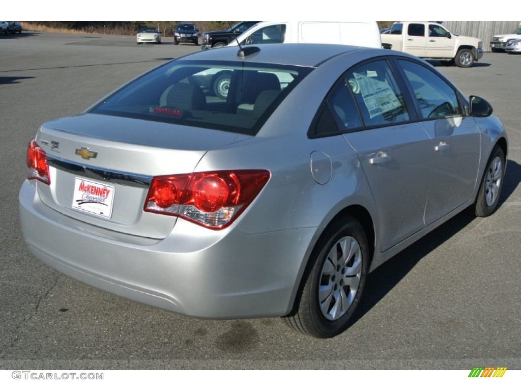 2015 Cruze LS - Silver Ice Metallic / Jet Black/Medium Titanium photo #5