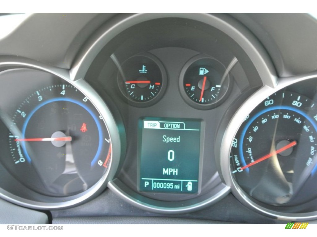 2015 Cruze LS - Silver Ice Metallic / Jet Black/Medium Titanium photo #13