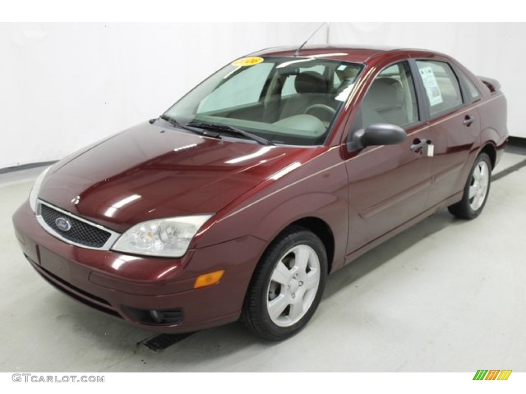 2006 Focus ZX4 SES Sedan - Dark Toreador Red Metallic / Charcoal/Light Flint photo #3