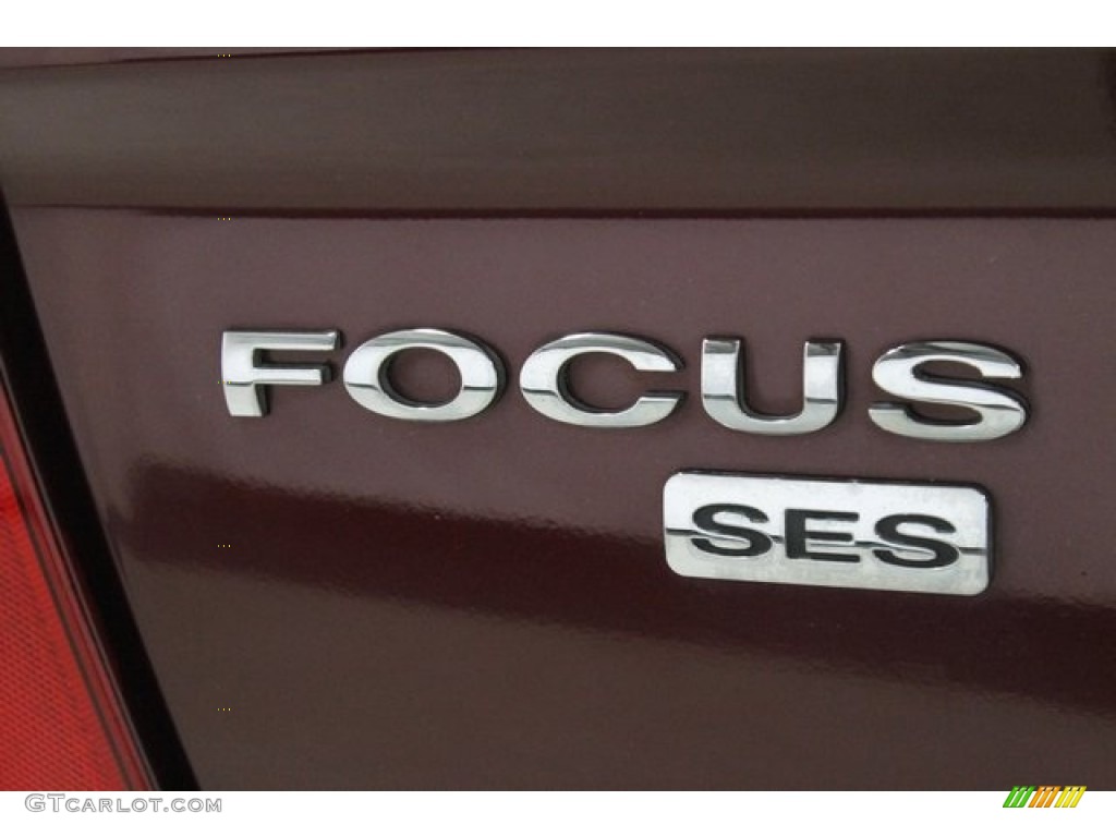 2006 Focus ZX4 SES Sedan - Dark Toreador Red Metallic / Charcoal/Light Flint photo #7